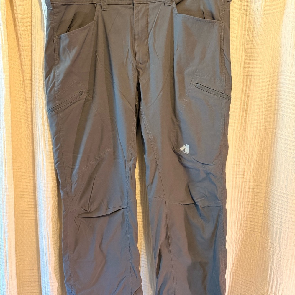 Eddie Bauer Men's Gray Cargo Pants